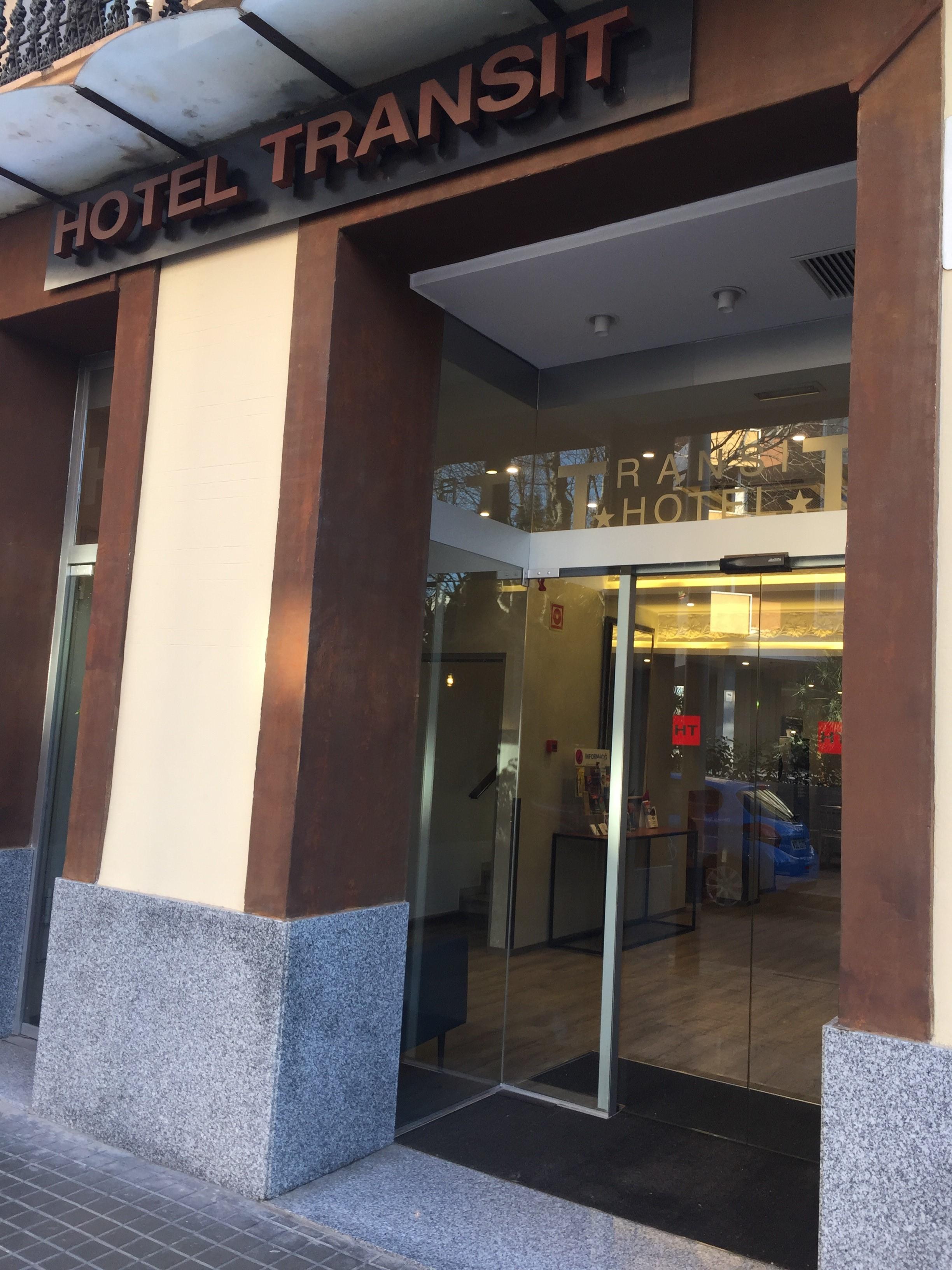 Hotel Transit Барселона Экстерьер фото