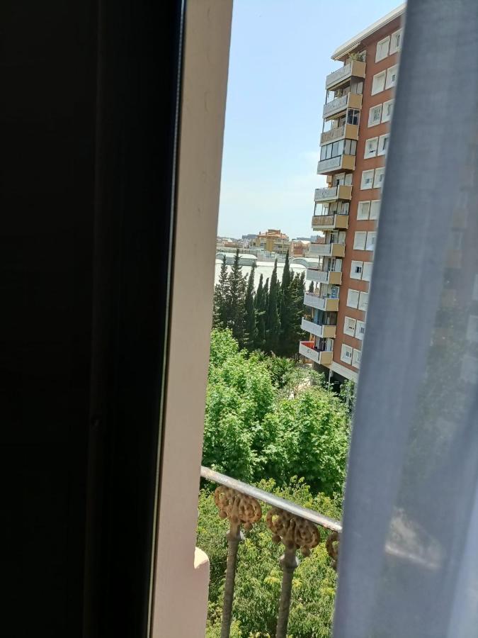Hotel Transit Барселона Экстерьер фото