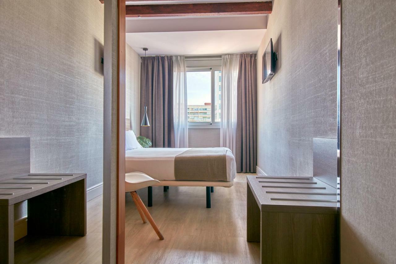 Hotel Transit Барселона Экстерьер фото