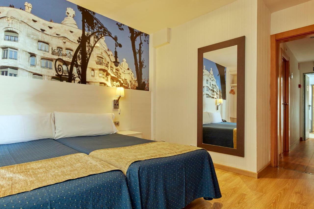 Hotel Transit Барселона Экстерьер фото